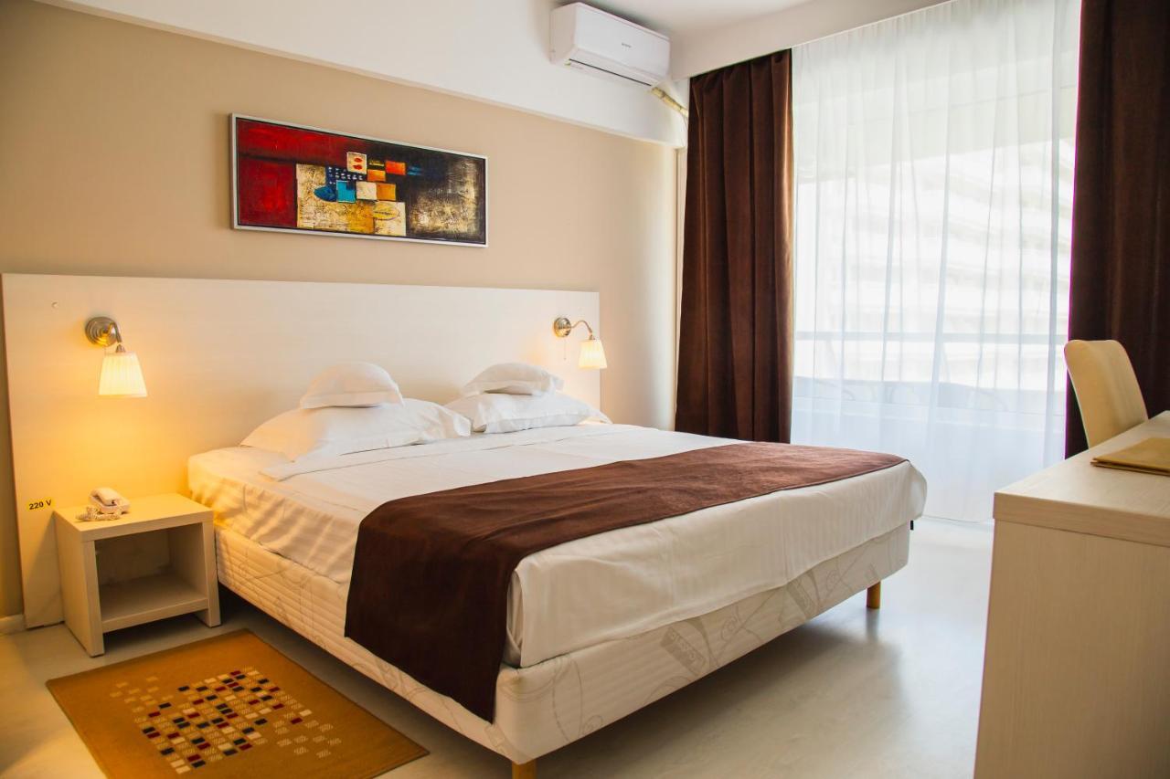 Hotel Ambasador Mamaia Esterno foto