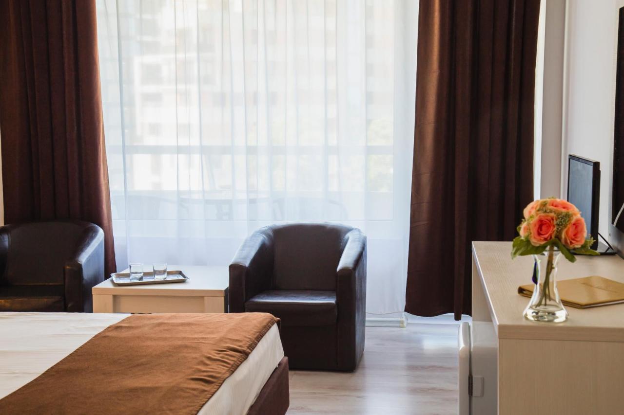 Hotel Ambasador Mamaia Esterno foto
