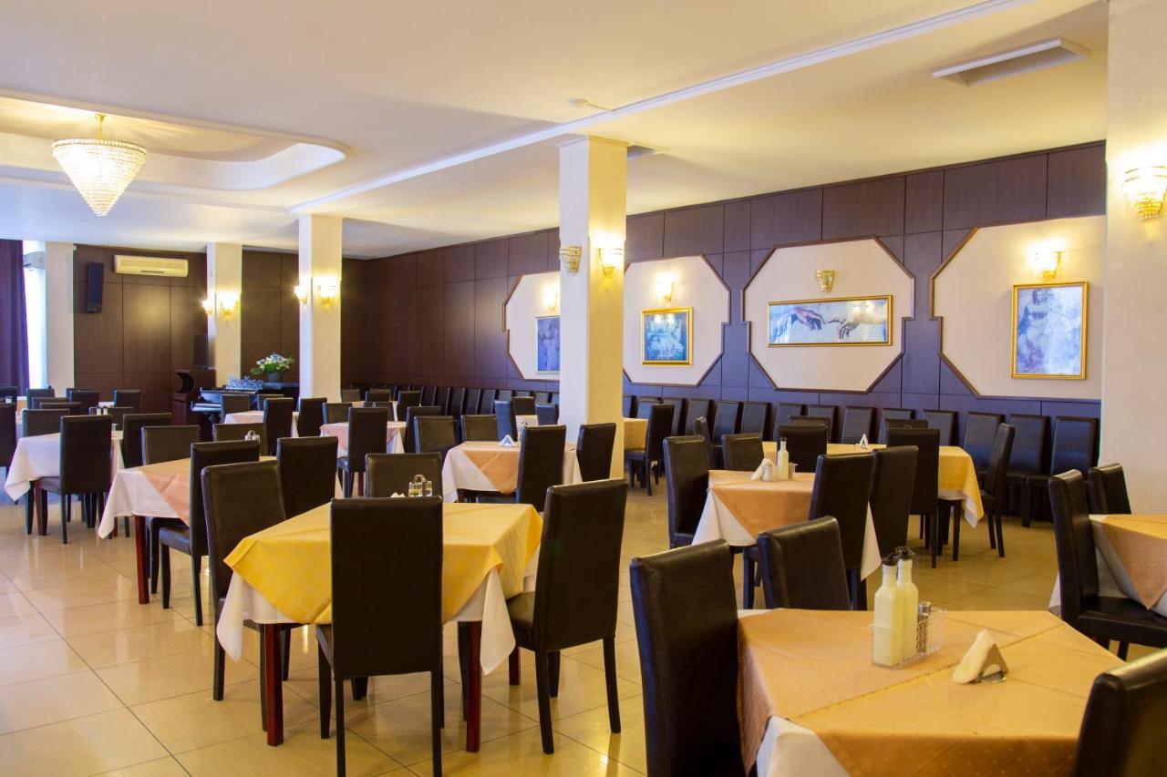Hotel Ambasador Mamaia Esterno foto