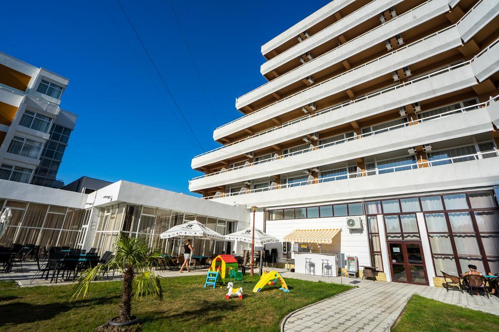 Hotel Ambasador Mamaia Esterno foto